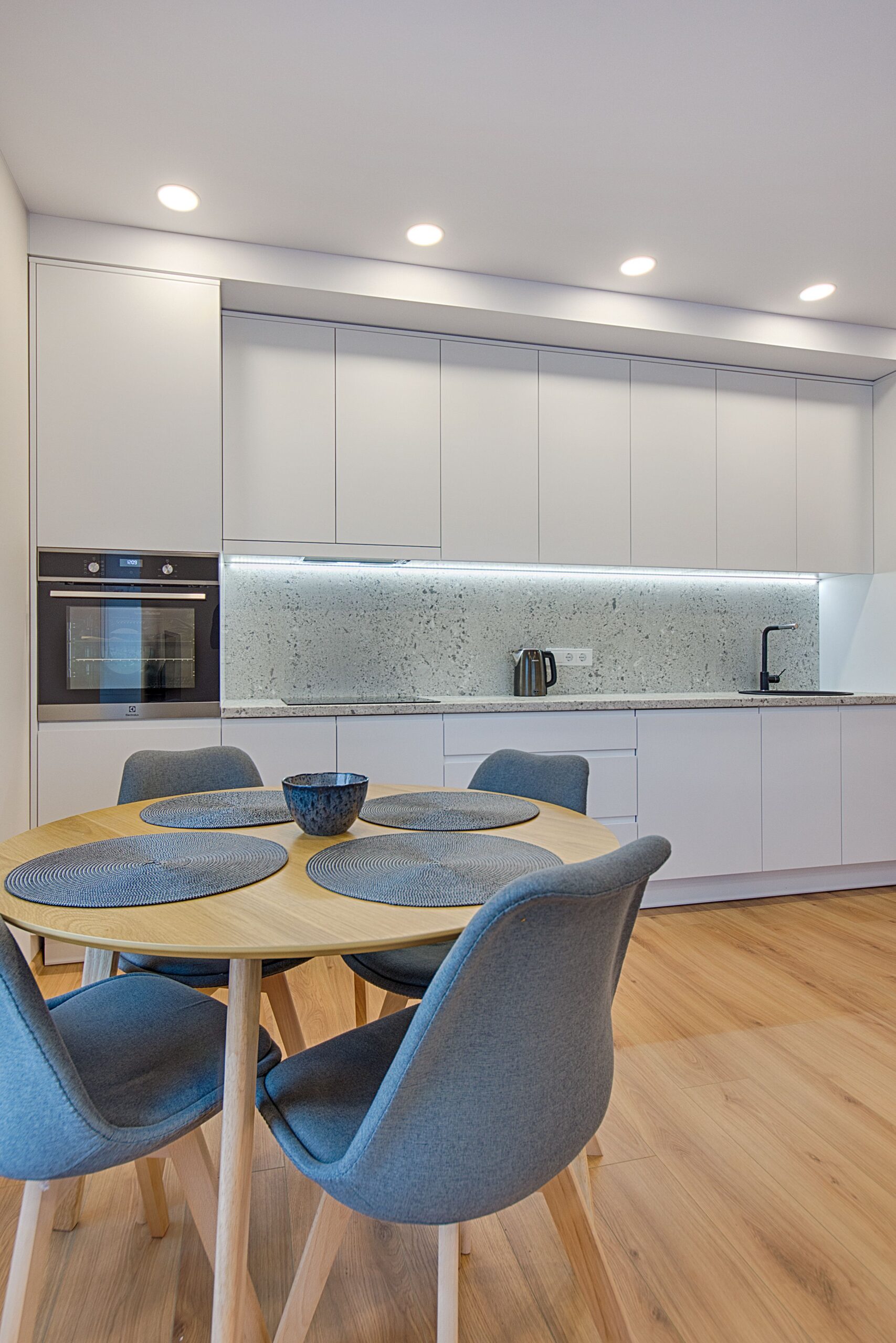 Apartamento completo com móveis planejados Única Planejados